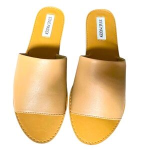 Steve Madden Women's Gracel Flat Sandal Slide